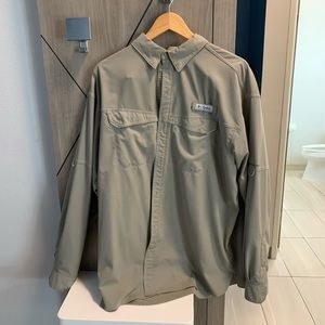 Columbia Men's Tan Fishing Shirt